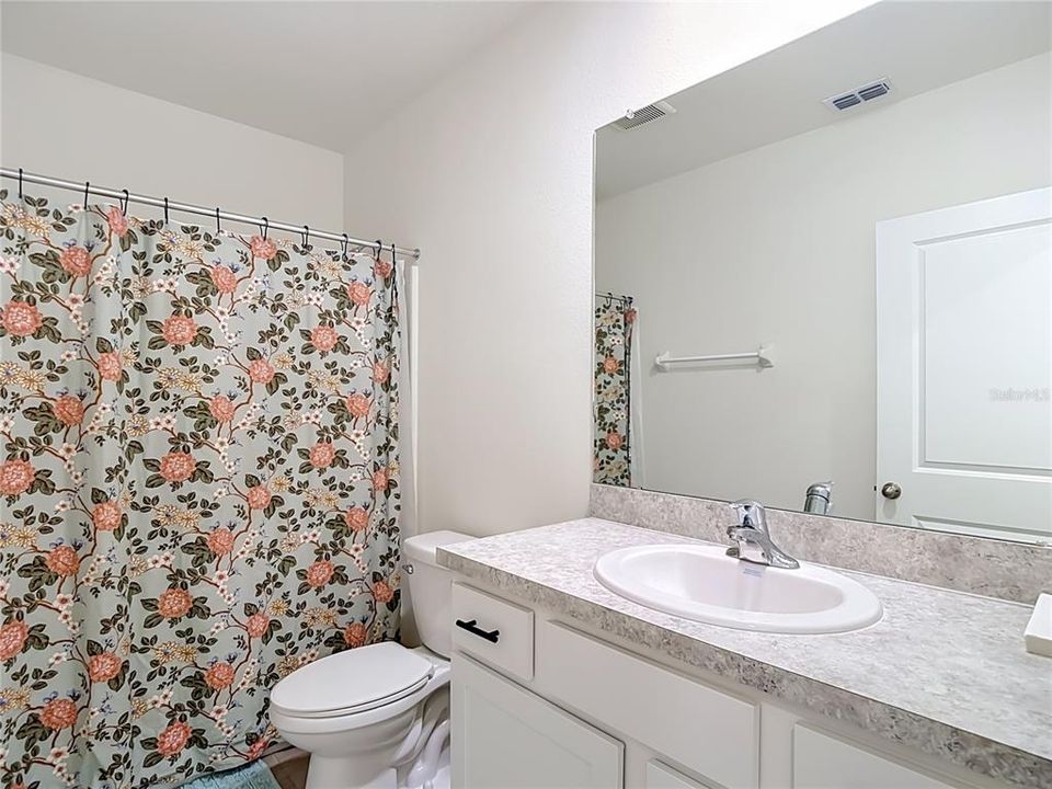 For Rent: $2,600 (3 beds, 2 baths, 1673 Square Feet)