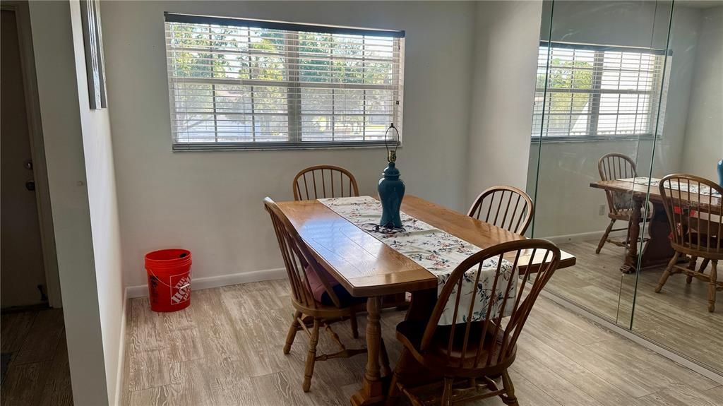 For Sale: $250,000 (3 beds, 2 baths, 1500 Square Feet)