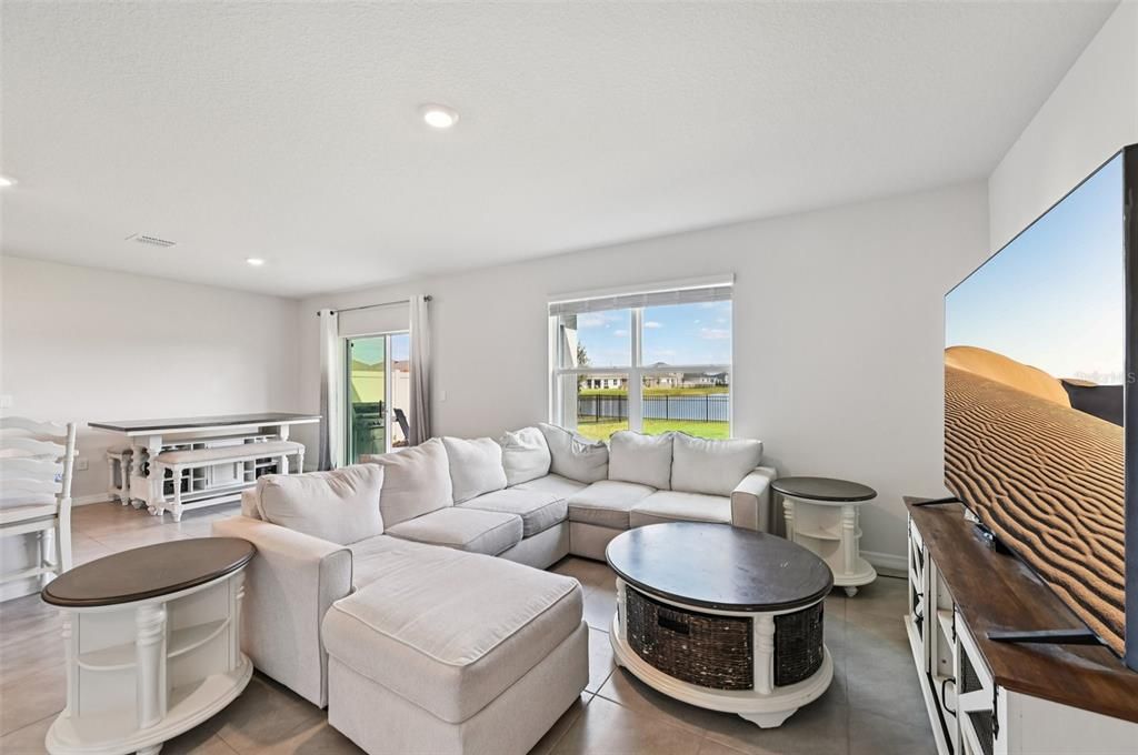 En Venta: $465,000 (5 camas, 3 baños, 2674 Pies cuadrados)