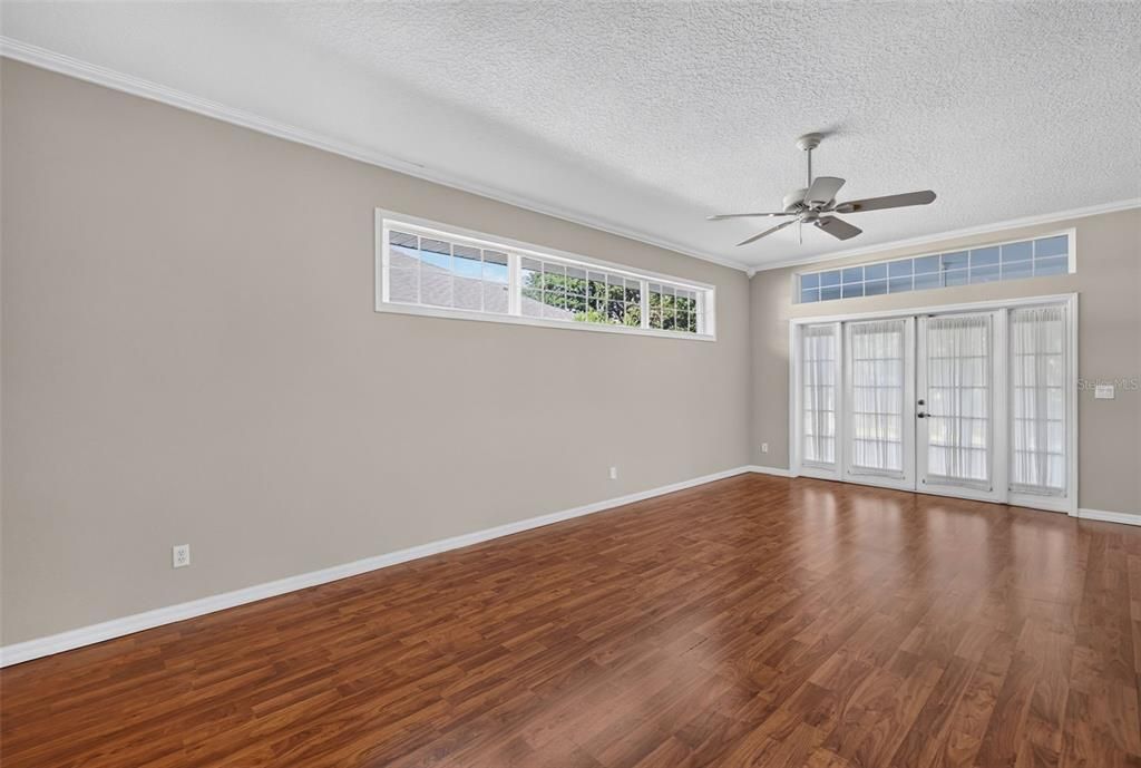 For Sale: $269,900 (3 beds, 2 baths, 1622 Square Feet)