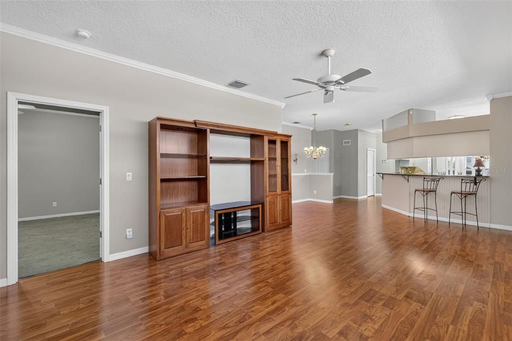 For Sale: $269,900 (3 beds, 2 baths, 1622 Square Feet)