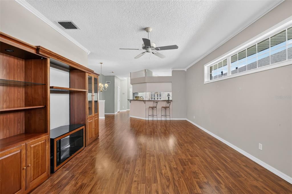For Sale: $269,900 (3 beds, 2 baths, 1622 Square Feet)
