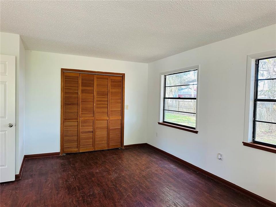 For Sale: $275,000 (2 beds, 2 baths, 1388 Square Feet)