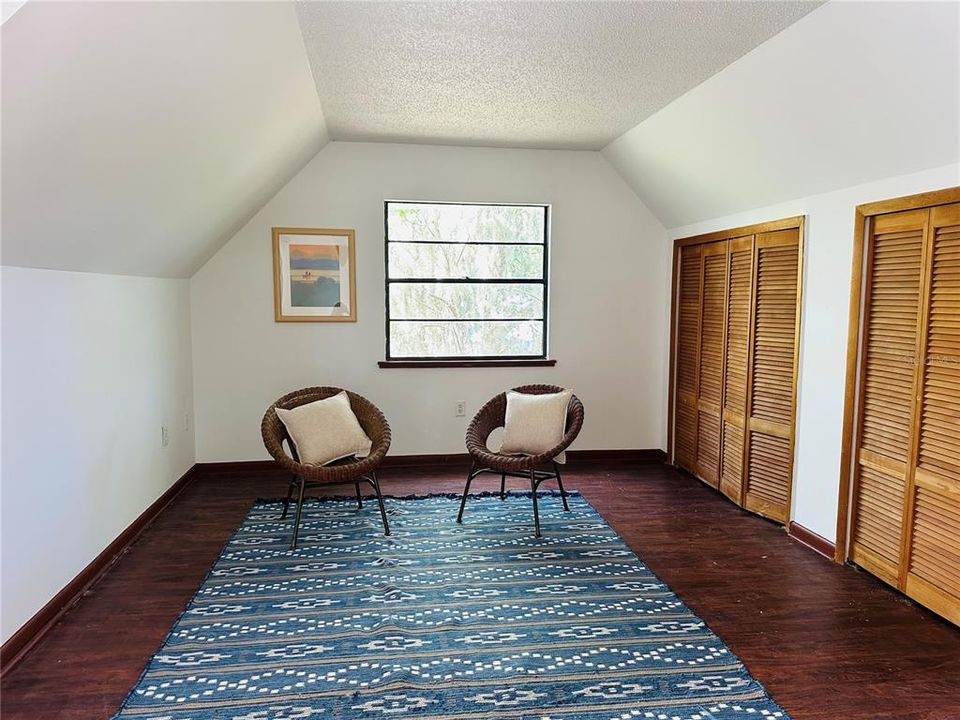 For Sale: $275,000 (2 beds, 2 baths, 1388 Square Feet)