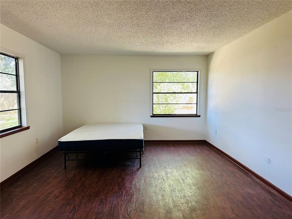 For Sale: $275,000 (2 beds, 2 baths, 1388 Square Feet)