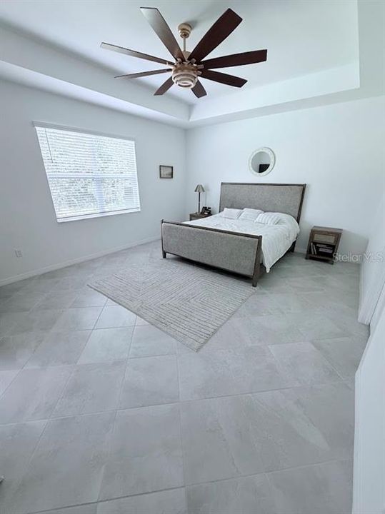 For Sale: $424,900 (3 beds, 3 baths, 2434 Square Feet)