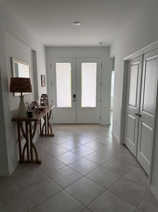 For Sale: $424,900 (3 beds, 3 baths, 2434 Square Feet)