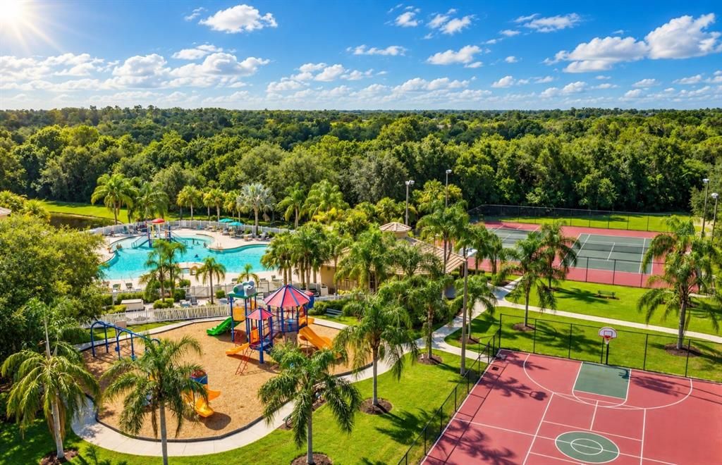 En Venta: $549,900 (4 camas, 3 baños, 2242 Pies cuadrados)