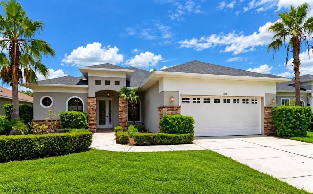 En Venta: $549,900 (4 camas, 3 baños, 2242 Pies cuadrados)