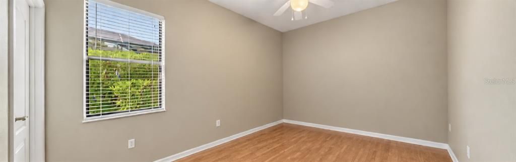En Venta: $549,900 (4 camas, 3 baños, 2242 Pies cuadrados)