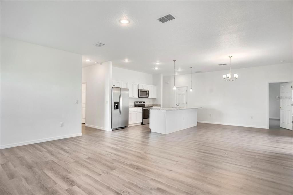 For Sale: $305,000 (4 beds, 2 baths, 1695 Square Feet)