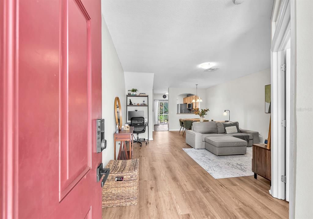 For Sale: $250,000 (3 beds, 2 baths, 1383 Square Feet)