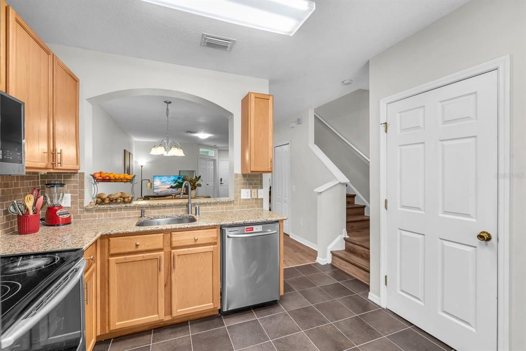 For Sale: $250,000 (3 beds, 2 baths, 1383 Square Feet)