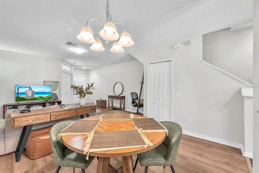 For Sale: $250,000 (3 beds, 2 baths, 1383 Square Feet)
