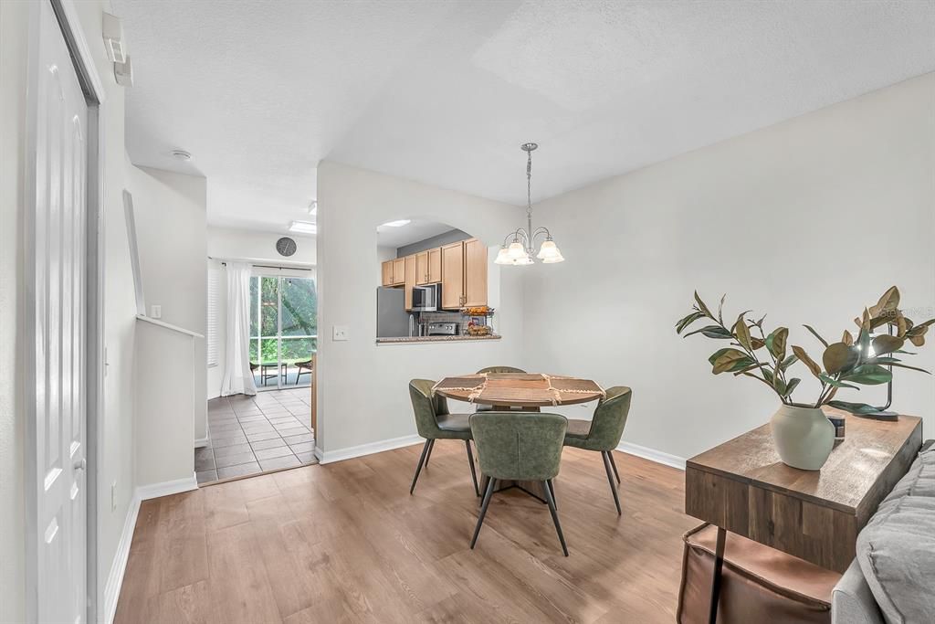 For Sale: $250,000 (3 beds, 2 baths, 1383 Square Feet)