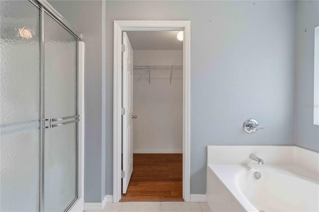 For Sale: $320,000 (4 beds, 2 baths, 2304 Square Feet)