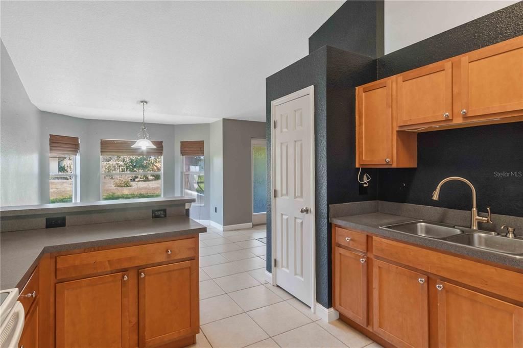 For Sale: $320,000 (4 beds, 2 baths, 2304 Square Feet)