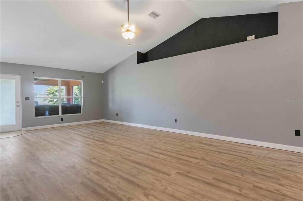 For Sale: $320,000 (4 beds, 2 baths, 2304 Square Feet)