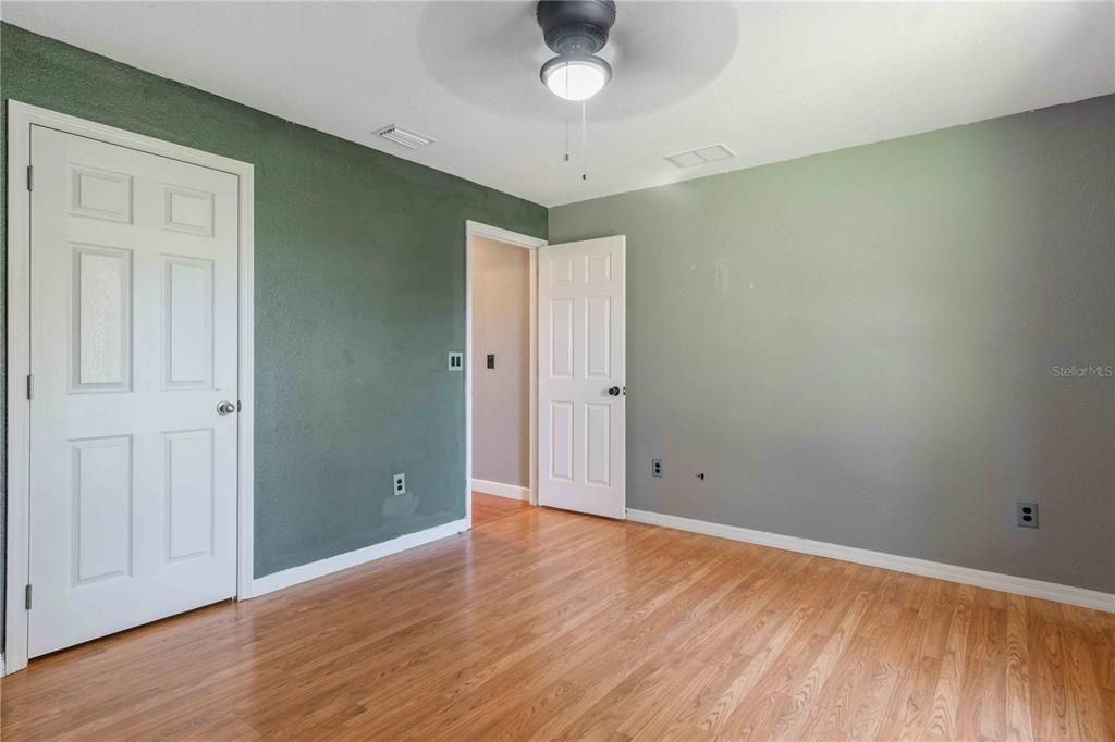 For Sale: $320,000 (4 beds, 2 baths, 2304 Square Feet)