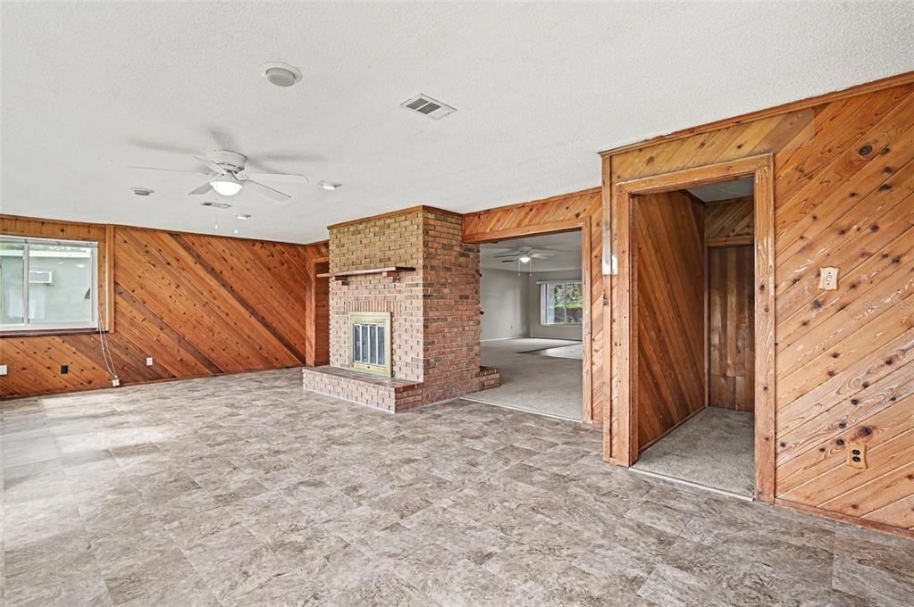 На продажу: $420,000 (2 спален, 2 ванн, 1843 Квадратных фут)