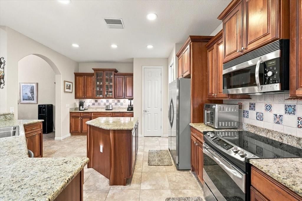 En Venta: $575,000 (2 camas, 2 baños, 2105 Pies cuadrados)
