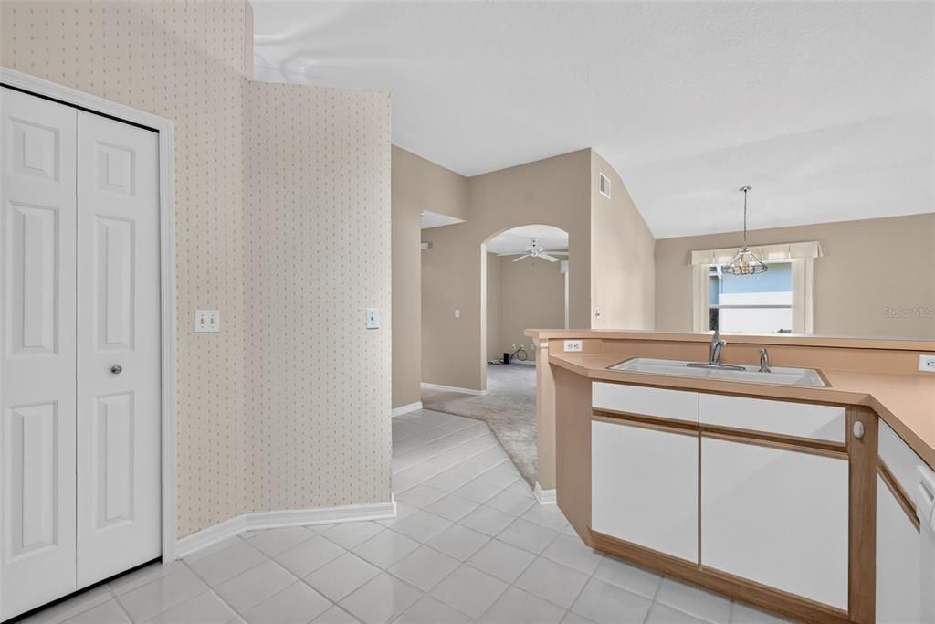 For Sale: $298,700 (3 beds, 2 baths, 1517 Square Feet)