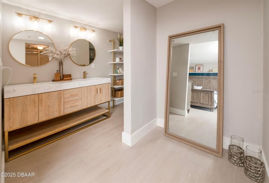 For Sale: $400,000 (2 beds, 2 baths, 1555 Square Feet)