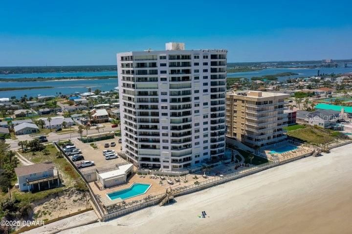 For Sale: $400,000 (2 beds, 2 baths, 1555 Square Feet)