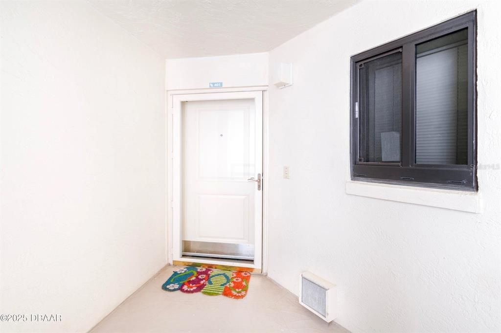 For Sale: $400,000 (2 beds, 2 baths, 1555 Square Feet)