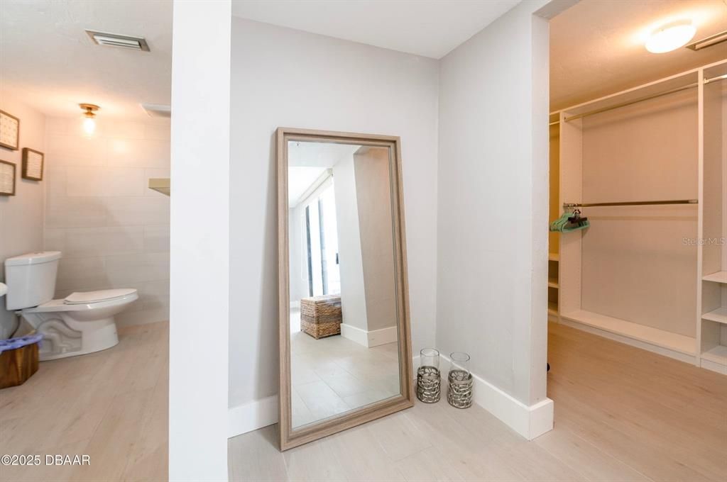 For Sale: $400,000 (2 beds, 2 baths, 1555 Square Feet)