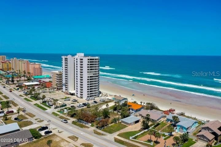 For Sale: $400,000 (2 beds, 2 baths, 1555 Square Feet)