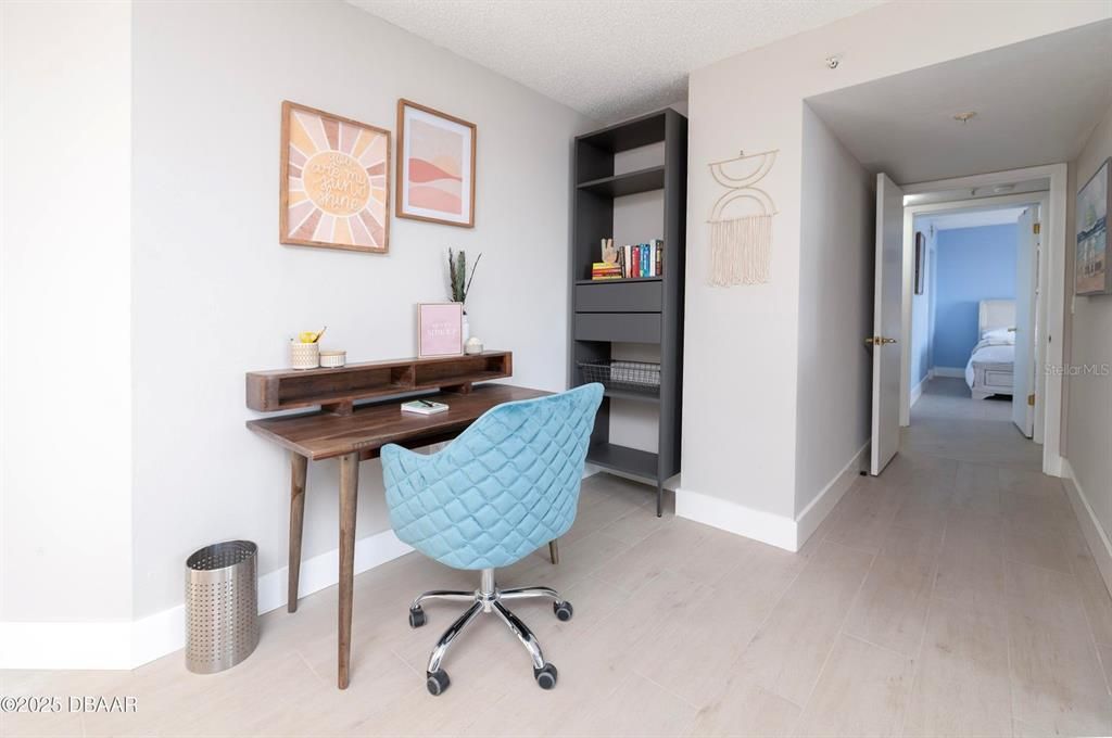 For Sale: $400,000 (2 beds, 2 baths, 1555 Square Feet)