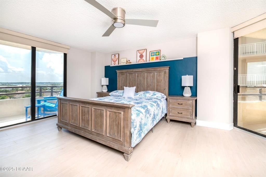 For Sale: $400,000 (2 beds, 2 baths, 1555 Square Feet)