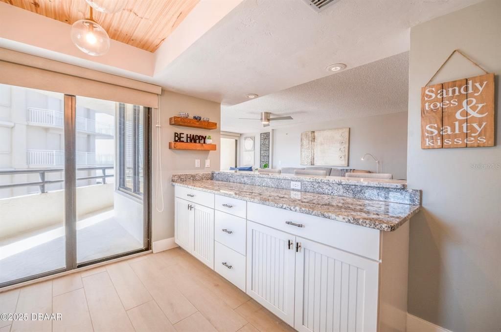 For Sale: $400,000 (2 beds, 2 baths, 1555 Square Feet)