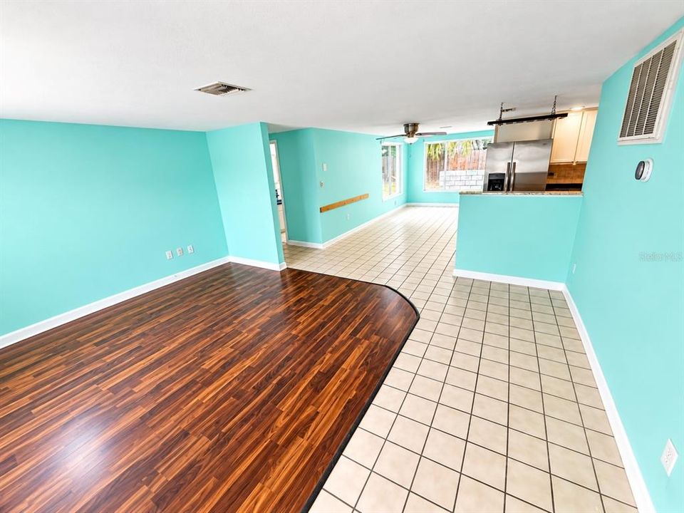 В аренду: $1,600 (2 спален, 2 ванн, 1095 Квадратных фут)