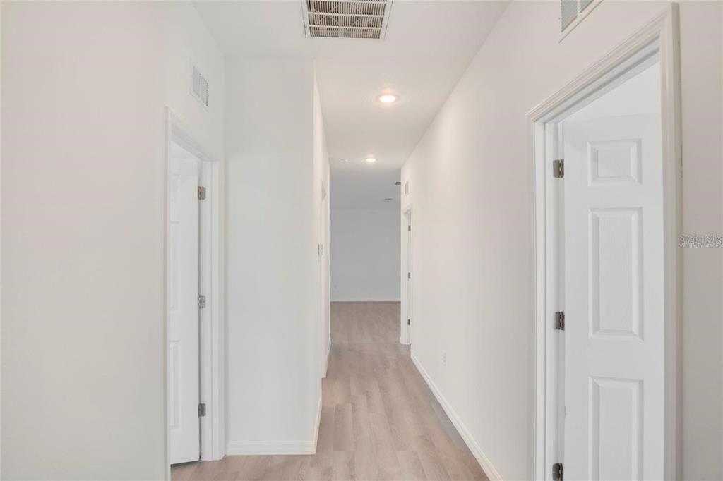 For Sale: $305,000 (4 beds, 2 baths, 1678 Square Feet)