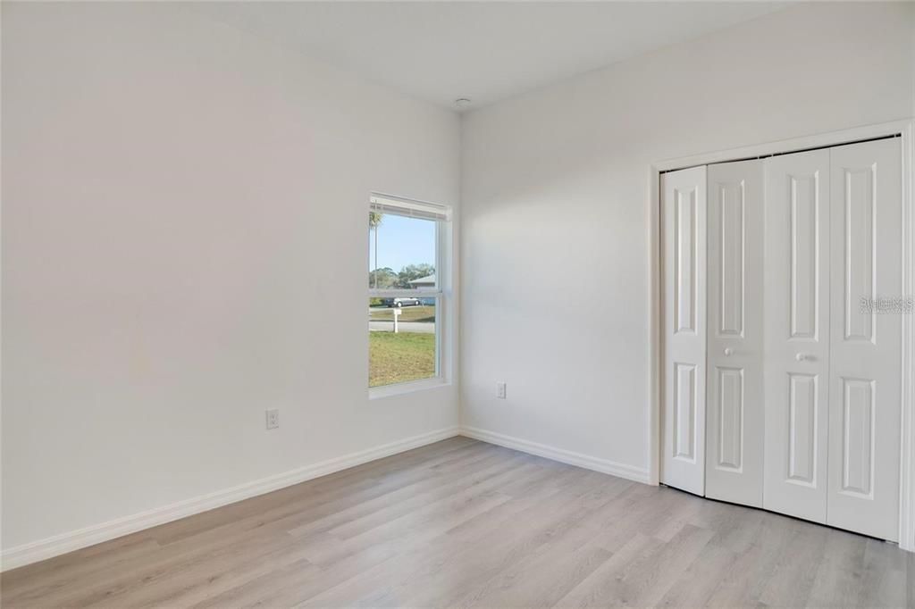 For Sale: $305,000 (4 beds, 2 baths, 1678 Square Feet)