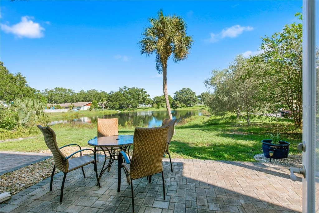 For Sale: $199,900 (2 beds, 2 baths, 1029 Square Feet)