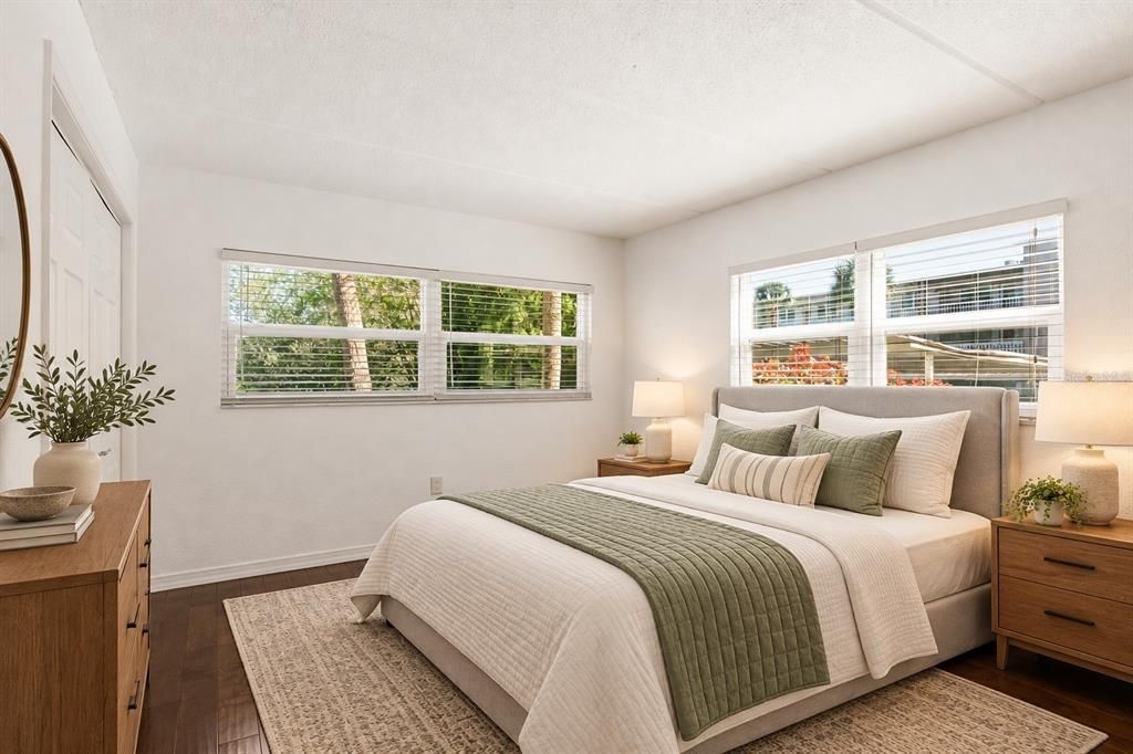 For Sale: $199,900 (2 beds, 2 baths, 1029 Square Feet)