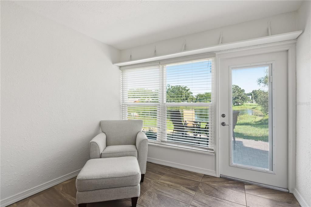 For Sale: $199,900 (2 beds, 2 baths, 1029 Square Feet)