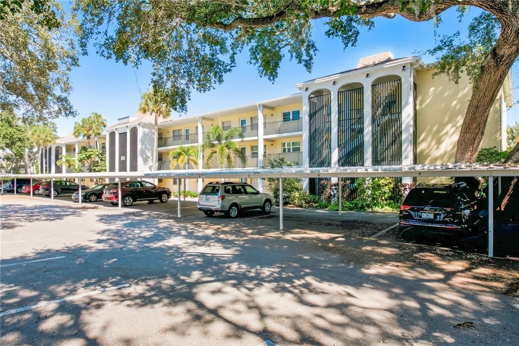 For Sale: $199,900 (2 beds, 2 baths, 1029 Square Feet)