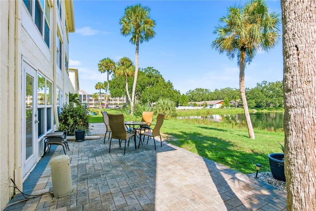 For Sale: $199,900 (2 beds, 2 baths, 1029 Square Feet)