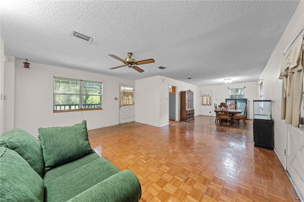 En Venta: $455,000 (3 camas, 2 baños, 1500 Pies cuadrados)