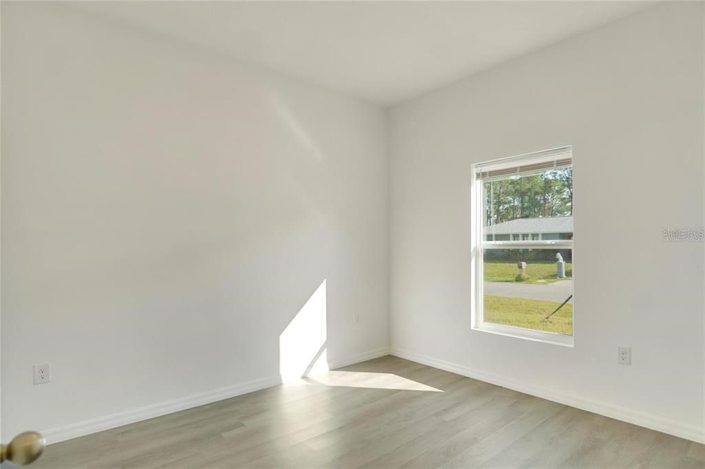 En Venta: $305,000 (4 camas, 2 baños, 1695 Pies cuadrados)