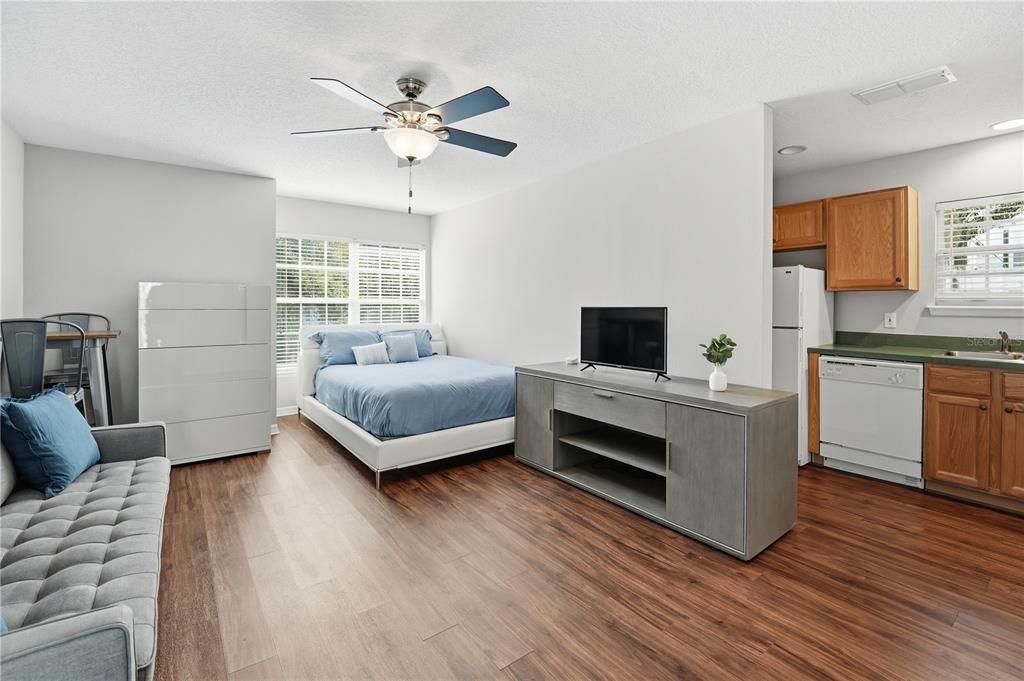 For Sale: $1,125,000 (5 beds, 5 baths, 3403 Square Feet)