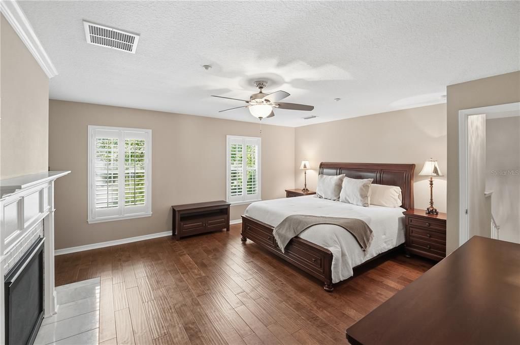 For Sale: $1,125,000 (5 beds, 5 baths, 3403 Square Feet)