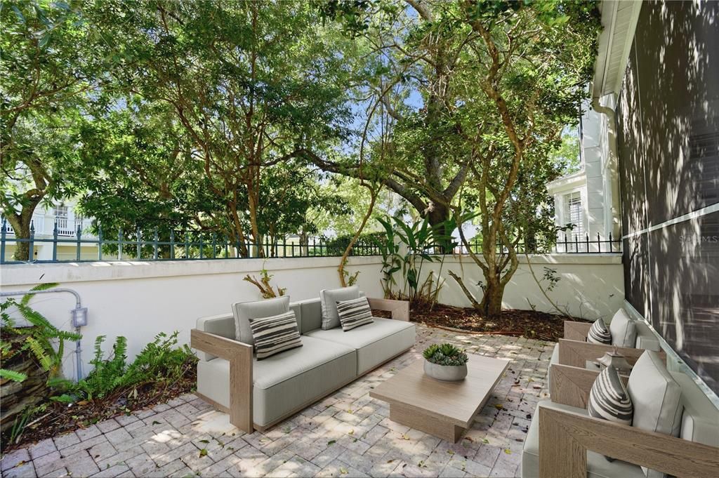 For Sale: $1,125,000 (5 beds, 5 baths, 3403 Square Feet)