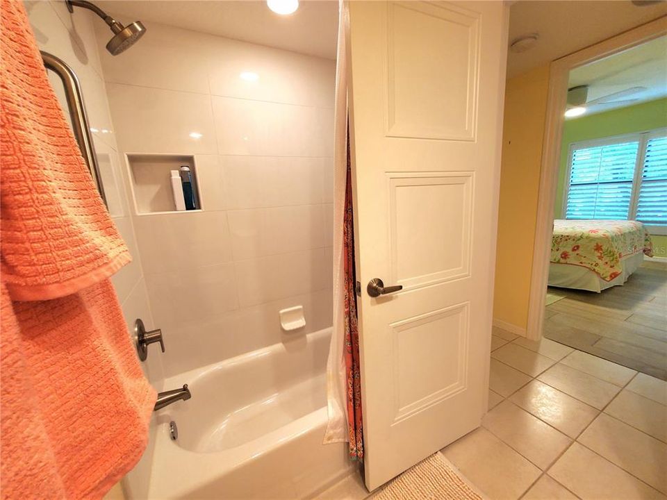 For Rent: $3,800 (2 beds, 2 baths, 1111 Square Feet)