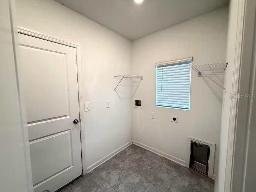 В аренду: $2,095 (3 спален, 2 ванн, 1432 Квадратных фут)