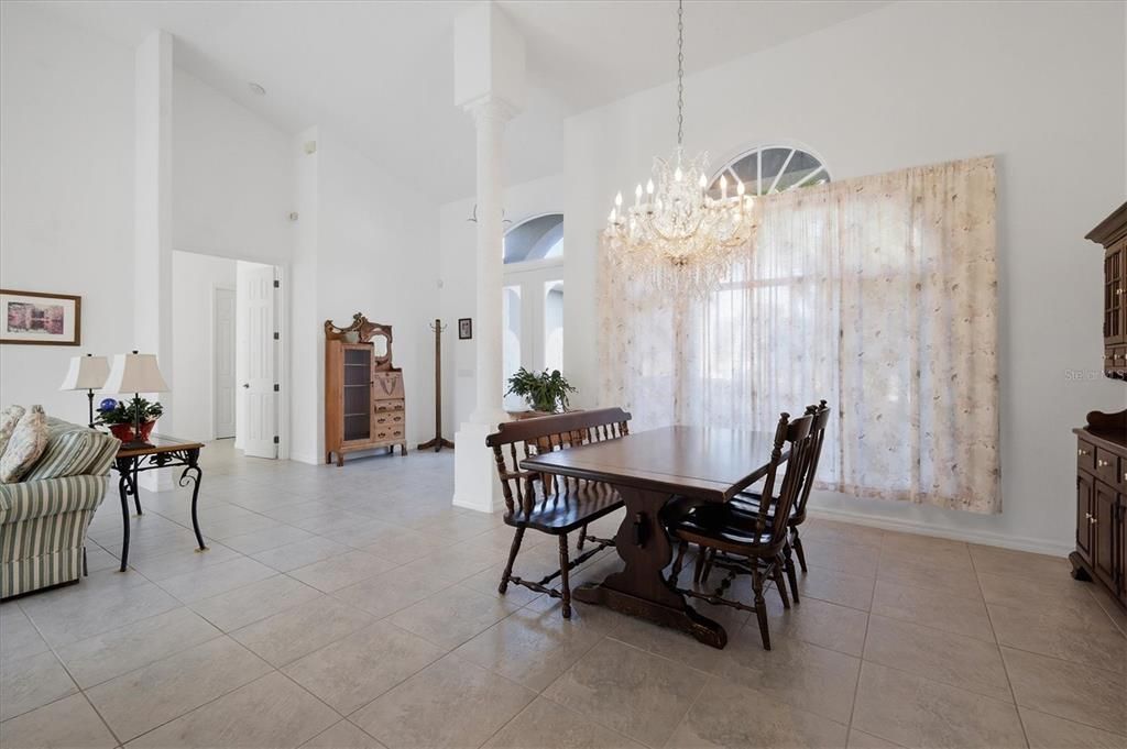 En Venta: $749,900 (4 camas, 3 baños, 3089 Pies cuadrados)